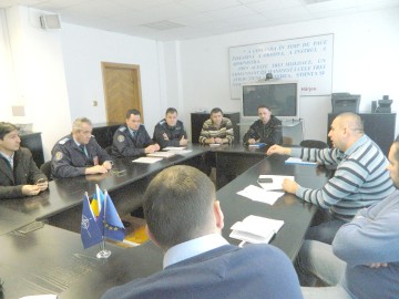 Jandarmii s-au întâlnit cu reprezentanţii cluburilor sportive
